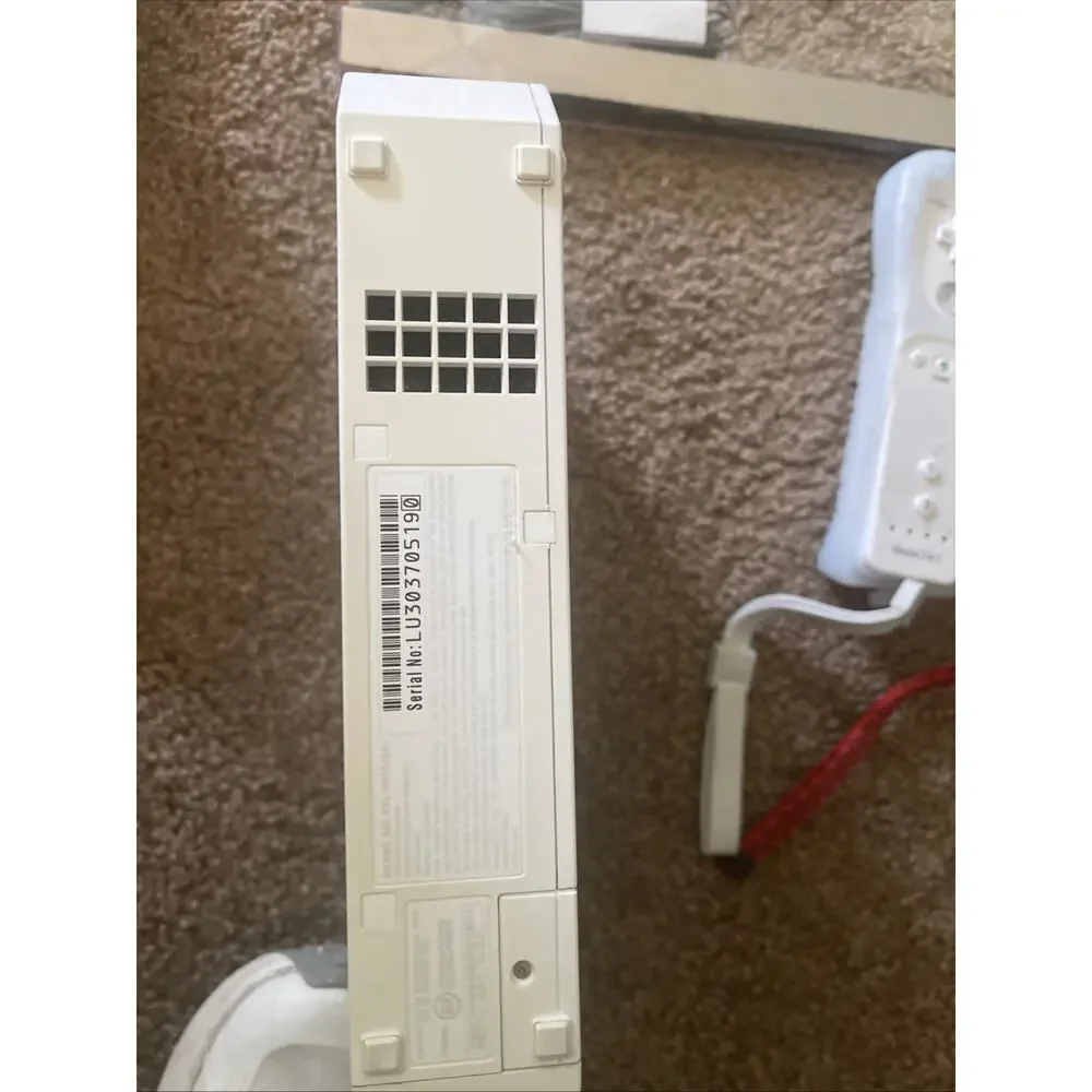Nintendo Wii RVL-001 White Console w/ 2 Wii Remotes, Cords TESTED